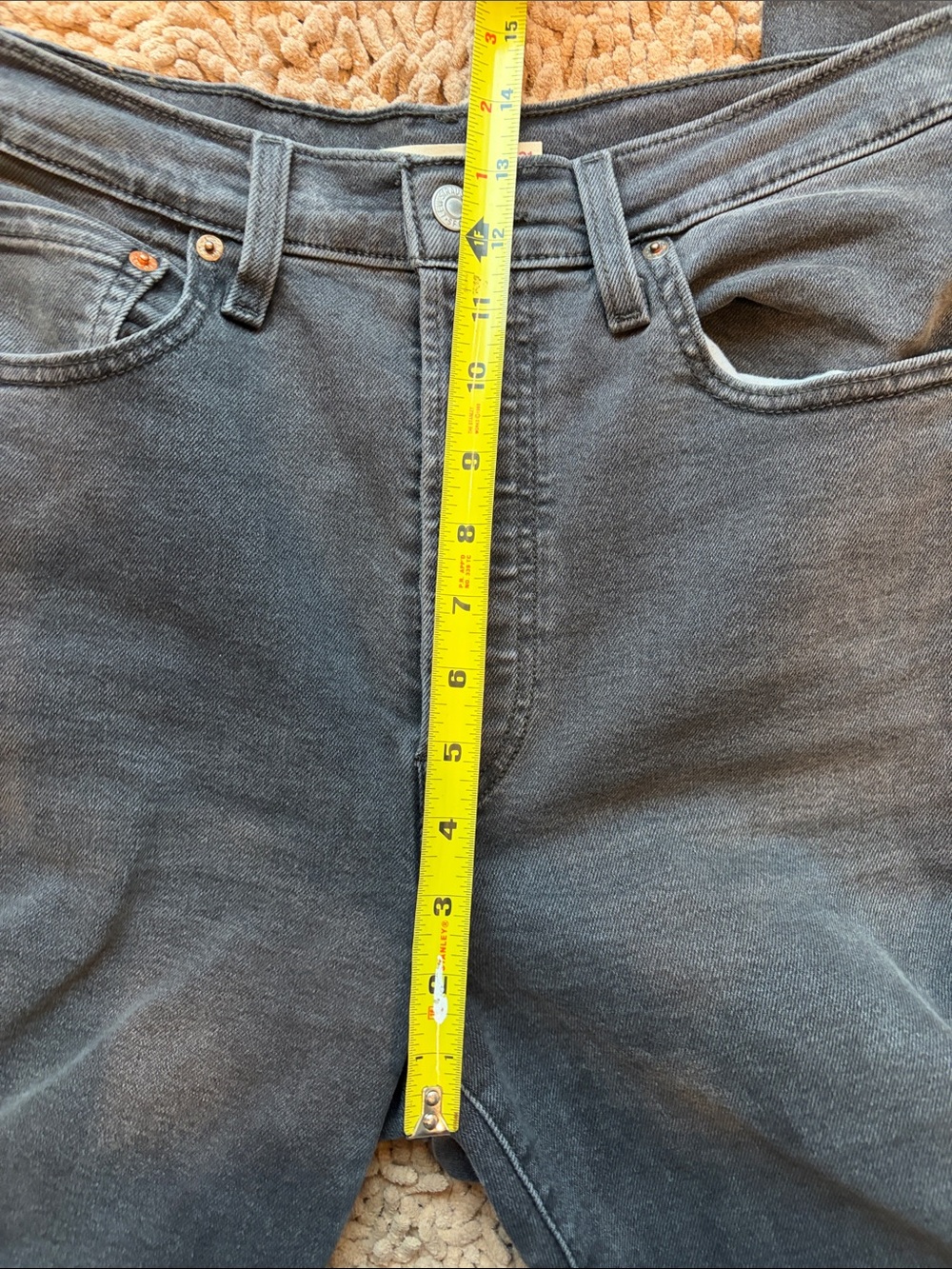 Levi’s Ribcage Button-Fly Jeans - Picture 5 of 10